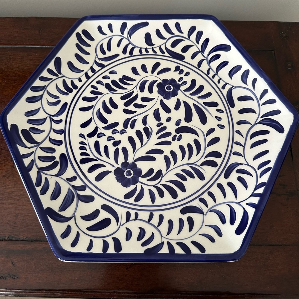 4-Hexagonal Blue and White Decorative Plate